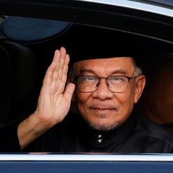 Resmi! Anwar Ibrahim Dilantik sebagai PM Baru Malaysia