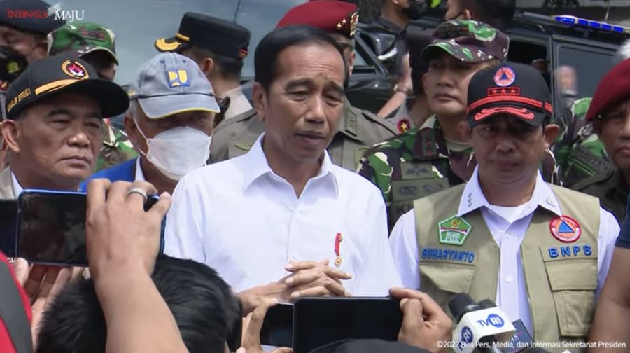 Keterangan Pers Presiden Jokowi Usai Tinjau Lokasi Terdampak Gempa Cianjur, 24 November 2022. (Tangkapan layar Youtube Sekretariat Presiden)