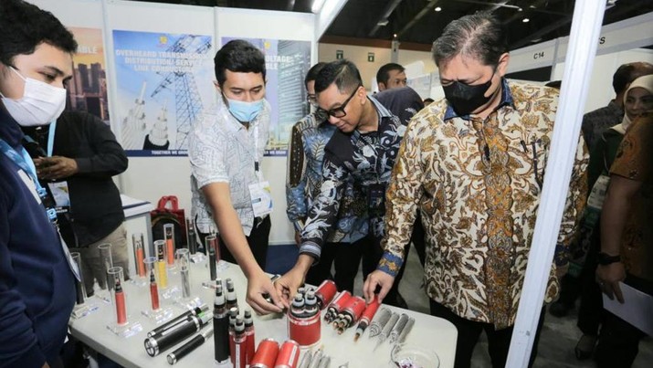 Kurangi Impor dan Gairahkan Ekonomi Nasional, Ini Gebrakan PLN Bangun Ekosistem Industri Lokal* Kurangi Impor dan Gairahkan Ekonomi Nasional, Ini Gebrakan PLN Bangun Ekosistem Industri Lokal