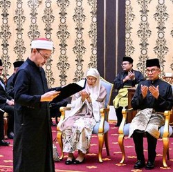 Fakta-Fakta Pemilu Malaysia: Buntu hingga Raja 'Turun Gunung'