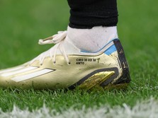 Messi Pakai Sepatu Emas di Piala Dunia, Berapa Harganya?