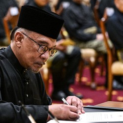 Anwar Ibrahim Jadi PM Malaysia Saat Biaya Hidup Mencekik!