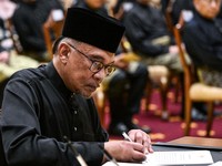 Anwar Ibrahim Jadi PM Malaysia Saat Biaya Hidup Mencekik!
