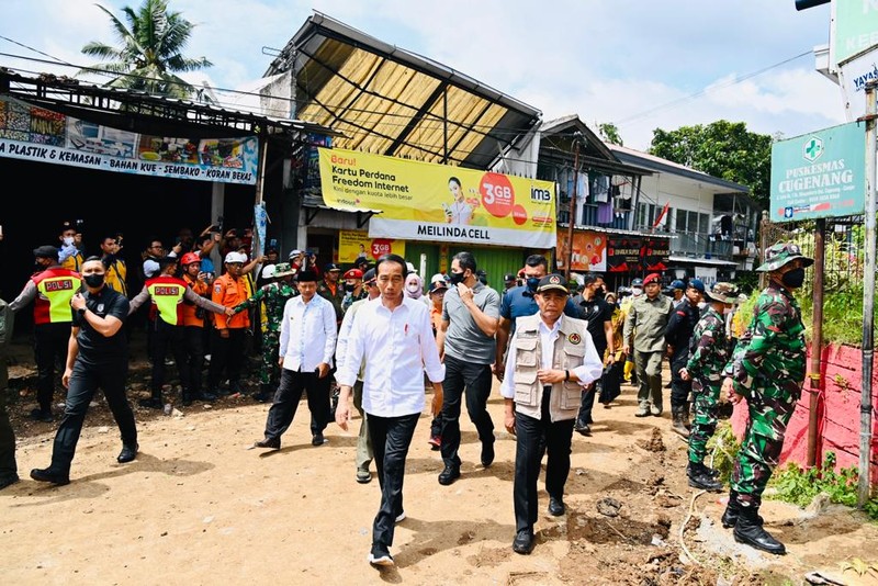 Presiden Joko Widodo dalam peninjauan penanganan dampak bencana di Kabupaten Cianjur, Kamis 24 November 2022, adalah SDN Cugenang. (Dok: Biro Pers Sekretariat Presiden)