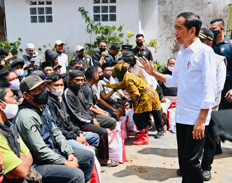 Presiden Joko Widodo dalam peninjauan penanganan dampak bencana di Kabupaten Cianjur, Kamis 24 November 2022, adalah SDN Cugenang. (Dok: Biro Pers Sekretariat Presiden) Presiden Joko Widodo dalam peninjauan penanganan dampak bencana di Kabupaten Cianjur, Kamis 24 November 2022, adalah SDN Cugenang. (Dok: Biro Pers Sekretariat Presiden)