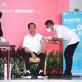 Jokowi Terima Vaksin Penguat Dosis Kedua, Pakai Indovac
