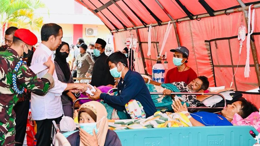 Presiden Joko Widodo mengunjungi Rumah Sakit Umum Daerah (RSUD) Sayang Cianjur, di Kabupaten Cianjur, Provinsi Jawa Barat, pada Kamis, (24/11/2022). (Foto: Laily Rachev - Biro Pers Sekretariat Presiden)