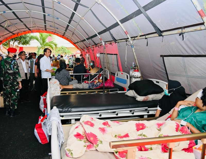 Presiden Joko Widodo mengunjungi Rumah Sakit Umum Daerah (RSUD) Sayang Cianjur, di Kabupaten Cianjur, Provinsi Jawa Barat, pada Kamis, (24/11/2022). (Foto: Laily Rachev - Biro Pers Sekretariat Presiden)