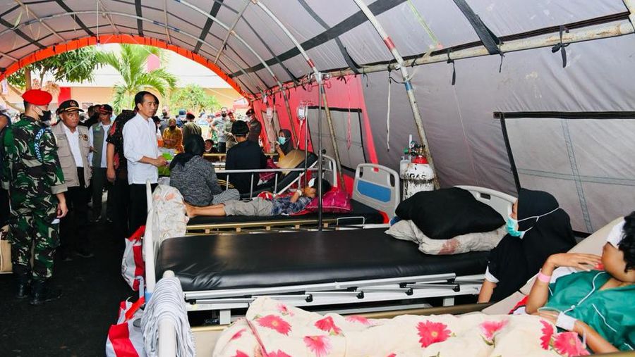 Presiden Joko Widodo mengunjungi Rumah Sakit Umum Daerah (RSUD) Sayang Cianjur, di Kabupaten Cianjur, Provinsi Jawa Barat, pada Kamis, (24/11/2022). (Foto: Laily Rachev - Biro Pers Sekretariat Presiden)