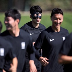 Sosok Oppa Bertopeng di Timnas Korea, Tunda Nikah Demi Karir