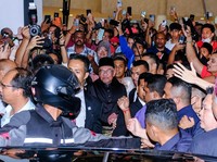 Senyum Cerah Anwar Ibrahim Jadi PM Baru Malaysia