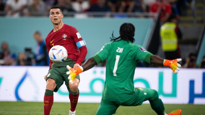 Cristiano Ronaldo dari Portugal tampil selama pertandingan Grup H Piala Dunia FIFA Qatar 2022 antara Portugal dan Ghana di Stadion 974 pada 24 November 2022 di Doha, Qatar. (Marvin Ibo Guengoer - GES Sportfoto/Getty Images)