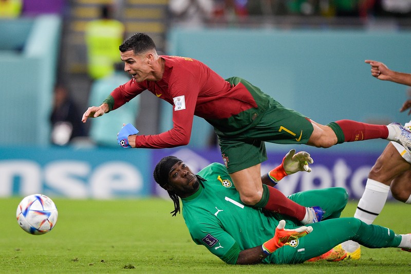 Cristiano Ronaldo dari Portugal tampil selama pertandingan Grup H Piala Dunia FIFA Qatar 2022 antara Portugal dan Ghana di Stadion 974 pada 24 November 2022 di Doha, Qatar. (Marvin Ibo Guengoer - GES Sportfoto/Getty Images)
