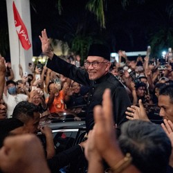Malaysia Panas Lagi! Mantan PM 'Goyang' Anwar Ibrahim