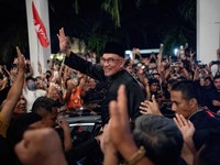 Malaysia Panas Lagi! Mantan PM 'Goyang' Anwar Ibrahim