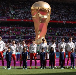 Terancam Dihukum, Timnas Iran Akhirnya Nyanyi Lagu Kebangsaan
