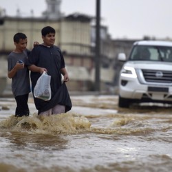 Arab Saudi Banjir, Air Menggenang di Makkah hingga Madinah