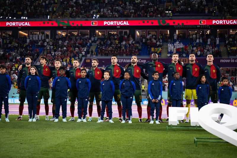 1444540439 DOHA, QATAR - NOVEMBER 24: Cristiano Ronaldo of Portugal is seen in the tunnel with player mascots prior to the FIFA World Cup Qatar 2022 Group H match between Portugal and Ghana at Stadium 974 on November 24, 2022 in Doha, Qatar. (Photo by Sarah Stier - FIFA/FIFA via Getty Images)