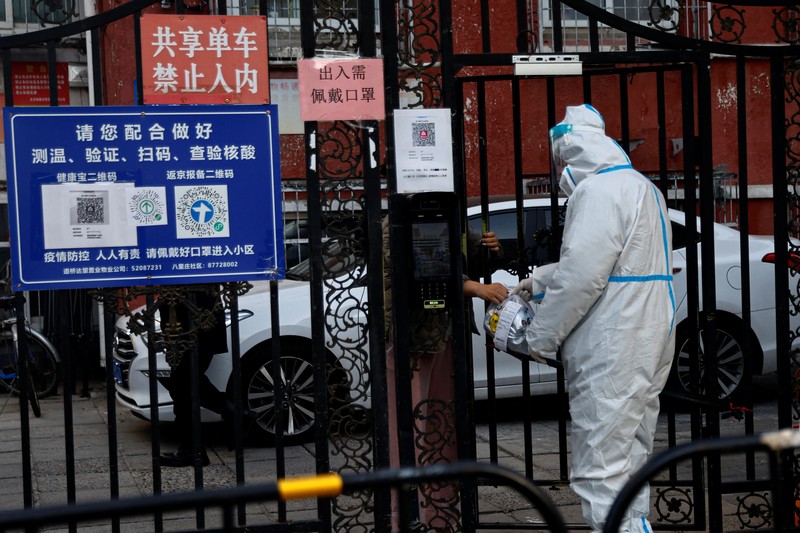 A general view of a street following a coronavirus disease (COVID-19) outbreak, in Chaoyang District of Beijing, China November 26, 2022. REUTERS/Tingshu Wang
