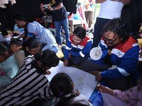 Pekerja Pertamina Ajak Anak Korban Gempa Cianjur Hapus Trauma
