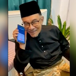 Nomor HP Rahasia Jokowi Bocor Tak Sengaja Oleh Anwar Ibrahim