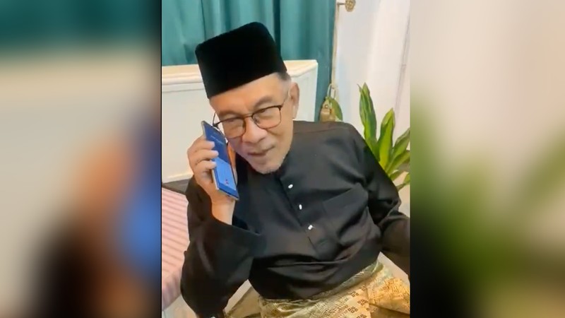PM Malaysia Anwar Ibrahim menerima telepon dari Presiden RI Jokowi (Tangkapan Layar Twitter/@anwaribrahim)