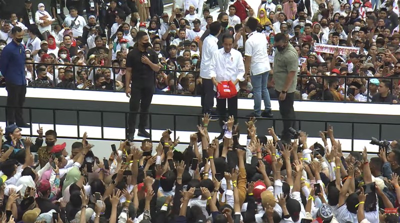 Presiden RI Jokowi di acara Gerakan Nusantara Bersatu di Stadion Utama Gelora Bung Karno, Jakarta . (Tangkapan layar Youtube 2045 TV)
