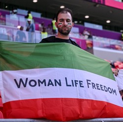 Iran Tuntut 2 Aktris Gegara tidak Pakai Hijab, Kok Bisa?