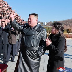 Kim Jong Un Siap Perang Tahun Ini, Genjot Senjata Nuklir