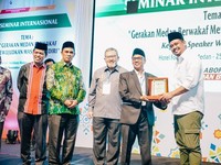 Bobby Nasution Dapat Penghargaan Tokoh Peduli Wakaf