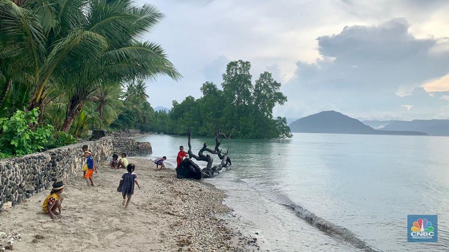 Pantai Tongke Lima, Alor Barat, Nusa Tenggara Timur. (վ/ Maikel Jefriando)