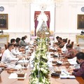 Jokowi & Para Menteri Merapat, Ingatkan Barang Impor & Bansos