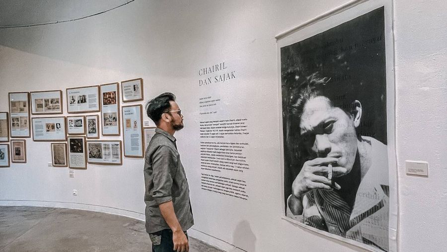 Rayakan 100 Tahun Chairil Anwar, IndiHome ikut serta dalam pameran bertajuk ‘Aku Berkisar Antara Mereka’. (Dok. Indihome)