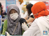 Besok Vaksin Booster Kedua di DKI, Catat Jadwal & Lokasinya!