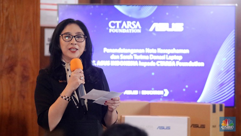 Peduli Pendidikan PT. ASUS Indonesia Serahkan 708 Laptop untuk CT ARSA Foundation (Cnbc Indonesia/Muhammad Sabki) Peduli Pendidikan PT. ASUS Indonesia Serahkan 708 Laptop untuk CT ARSA Foundation (Cnbc Indonesia/Muhammad Sabki)Peduli Pendidikan PT. ASUS Indonesia Serahkan 708 Laptop untuk CT ARSA Foundation (Cnbc Indonesia/Muhammad Sabki)