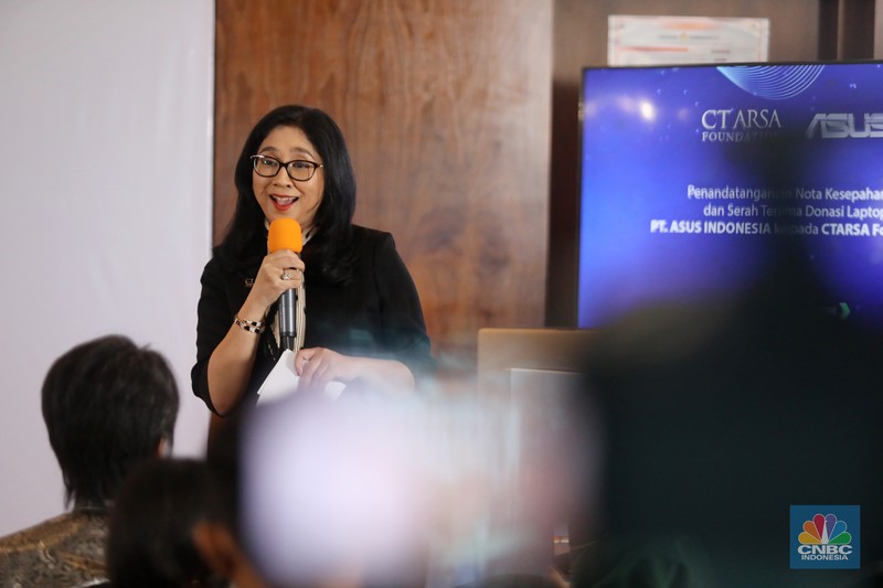 Peduli Pendidikan PT. ASUS Indonesia Serahkan 708 Laptop untuk CT ARSA Foundation (Cnbc Indonesia/Muhammad Sabki) Peduli Pendidikan PT. ASUS Indonesia Serahkan 708 Laptop untuk CT ARSA Foundation (Cnbc Indonesia/Muhammad Sabki)Peduli Pendidikan PT. ASUS Indonesia Serahkan 708 Laptop untuk CT ARSA Foundation (Cnbc Indonesia/Muhammad Sabki)