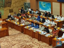 DPR Panggil Jajaran Pembantu Jokowi, Ada yang Genting?