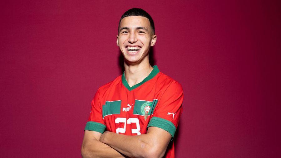 Zeno Debast pemain Belgia berpose selama sesi potret resmi FIFA World Cup Qatar 2022 pada 19 November 2022 di Doha, Qatar. (Shaun Botterill - FIFA/FIFA via Getty Images)