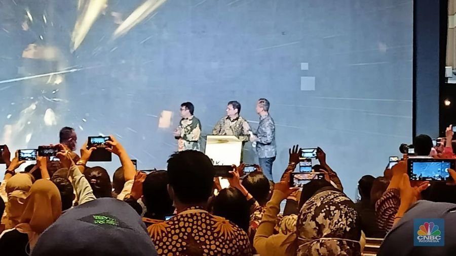 Menteri Perindustrian , Menko Perekonomian Airlangga Hartarto, Kepala BPS Margo Yuwono saat peluncuran Indeks Kepercayaan Industri.