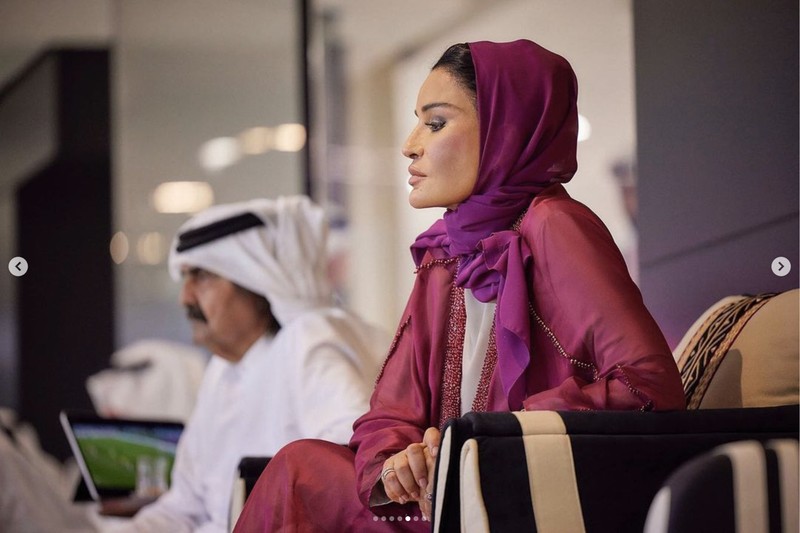 Salah satu perempuan bangsawan Qatar, Sheikha Moza bint nasser Al Missned turut menyambut FIFA World Cup 2022 (Piala Dunia 2022) yang diselenggarakan di negaranya. Salah satu perempuan bangsawan Qatar, Sheikha Moza bint nasser Al Missned turut menyambut FIFA World Cup 2022 (Piala Dunia 2022) yang diselenggarakan di negaranya. (Instagram @mozabintnasser)