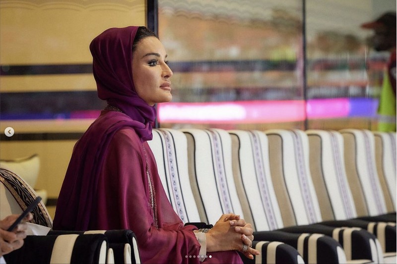 Salah satu perempuan bangsawan Qatar, Sheikha Moza bint nasser Al Missned turut menyambut FIFA World Cup 2022 (Piala Dunia 2022) yang diselenggarakan di negaranya. Salah satu perempuan bangsawan Qatar, Sheikha Moza bint nasser Al Missned turut menyambut FIFA World Cup 2022 (Piala Dunia 2022) yang diselenggarakan di negaranya. (Instagram @mozabintnasser)