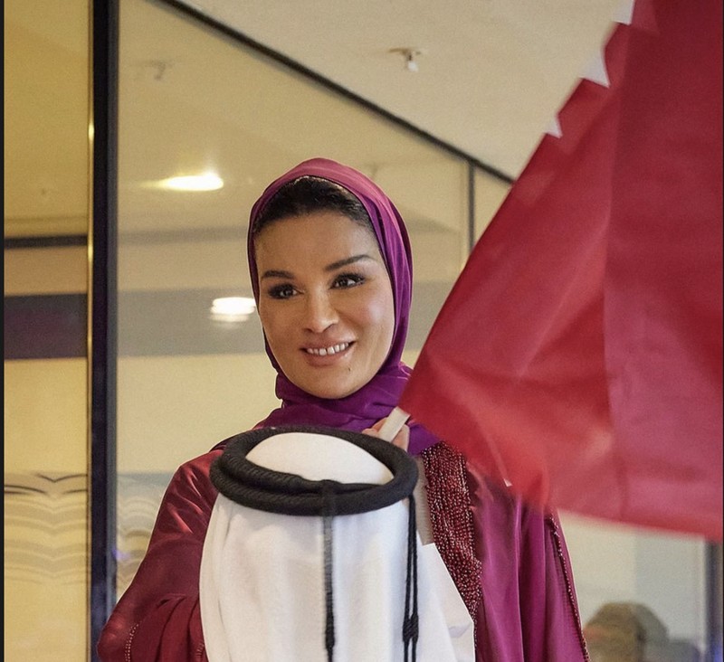 Salah satu perempuan bangsawan Qatar, Sheikha Moza bint nasser Al Missned turut menyambut FIFA World Cup 2022 (Piala Dunia 2022) yang diselenggarakan di negaranya. Salah satu perempuan bangsawan Qatar, Sheikha Moza bint nasser Al Missned turut menyambut FIFA World Cup 2022 (Piala Dunia 2022) yang diselenggarakan di negaranya. (Instagram @mozabintnasser)