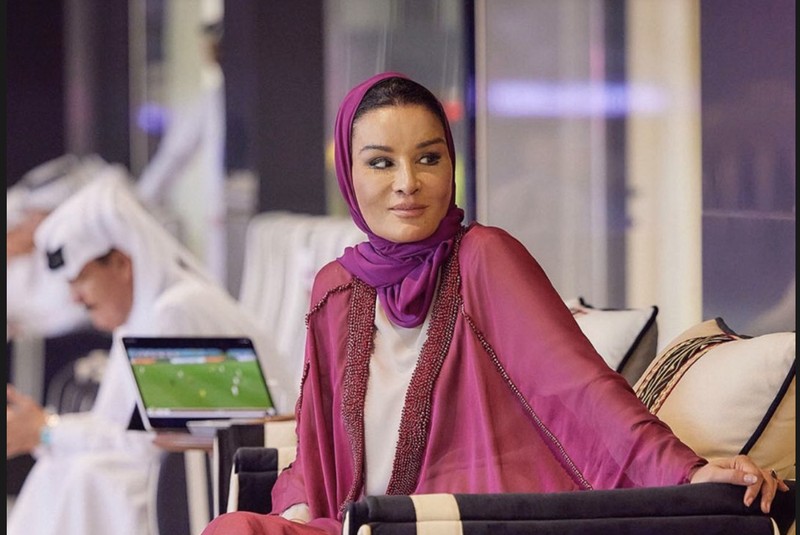 Salah satu perempuan bangsawan Qatar, Sheikha Moza bint nasser Al Missned turut menyambut FIFA World Cup 2022 (Piala Dunia 2022) yang diselenggarakan di negaranya. Salah satu perempuan bangsawan Qatar, Sheikha Moza bint nasser Al Missned turut menyambut FIFA World Cup 2022 (Piala Dunia 2022) yang diselenggarakan di negaranya. (Instagram @mozabintnasser)