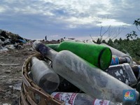 Parah! Ada 'Gunung Neraka' Sampah di Pulau Surga Lombok