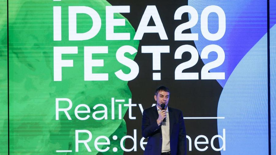 IdeaFest 2022 di Jakarta Convention Center (27/11) turut menghadirkan Presiden Direktur PT HM Sampoerna Tbk. (Sampoerna) Vassilis Gkatzelis sebagai salah satu pembicara. Mengusung tema 