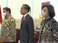 Airlangga Buka Suara Soal Isu Mundur Sri Mulyani dari Kabinet