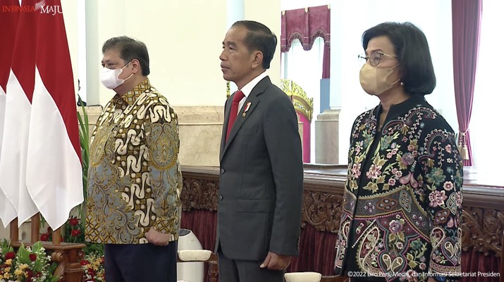 Penyerahan DIPA dan Buku Daftar Alokasi Transfer ke Daerah Tahun Anggaran 2023, 1 Des 2022 Penyerahan DIPA dan Buku Daftar Alokasi Transfer ke Daerah Tahun Anggaran 2023, 1 Des 2022 (Tangkapan Layar Youtube Sekretariat Presiden)