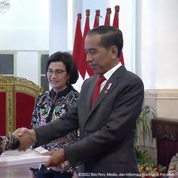 Sri Mulyani Anggap Utang Rp 8.338 T Aman, Ini Penjelasannya!