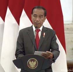 Hati-Hati Jokowi, RI Sangat Tergantung Dengan China & Amerika