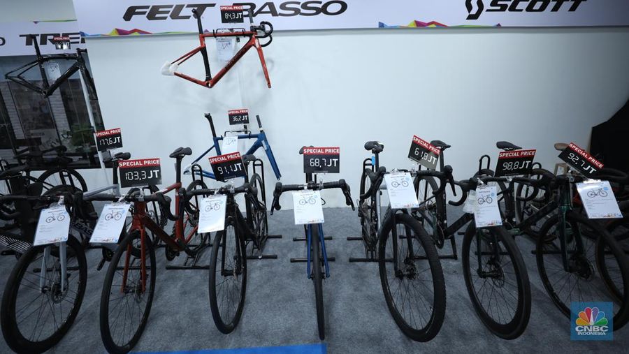 Technofest Year End Sale 2022, pameran ini mengahdirkan diskon sepeda besar-besaran dari berbagai brand premium di kawasan Jakarta, Kamis (1/12/2022). (CNBC Indonesia/Tri Susilo)
